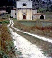 Caporciano (AQ), 1993, Sul Tratturo L'Aquila - Foggia: Chiesa di Santa Maria dei Cintorelli.