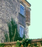 Santa Croce del Sannio (BN), 1998, Centro storico: abitazioni fortificate.